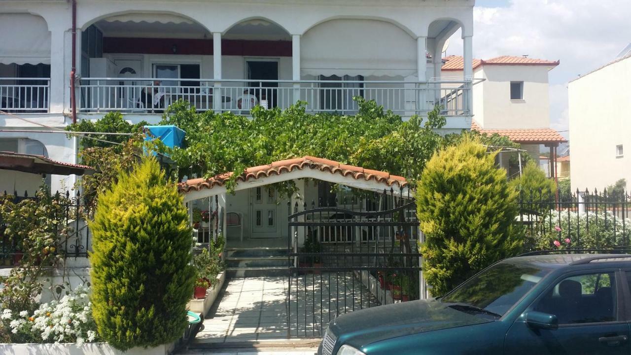 Grigorios Apartments Vrasná エクステリア 写真