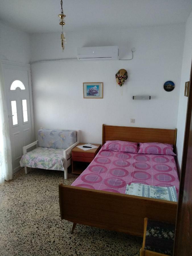 Grigorios Apartments Vrasná エクステリア 写真